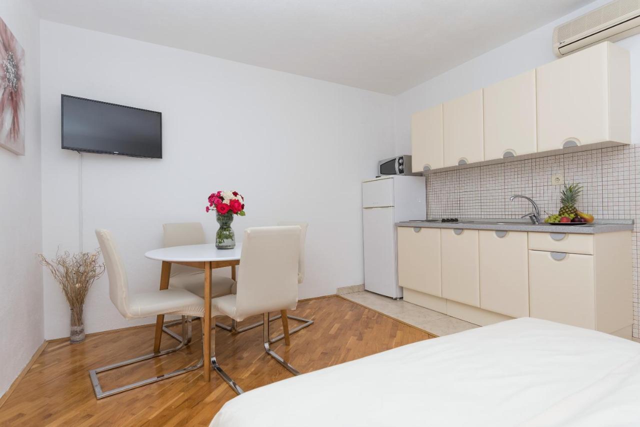 Skiljini Dvori - Apartman Makarska Dış mekan fotoğraf