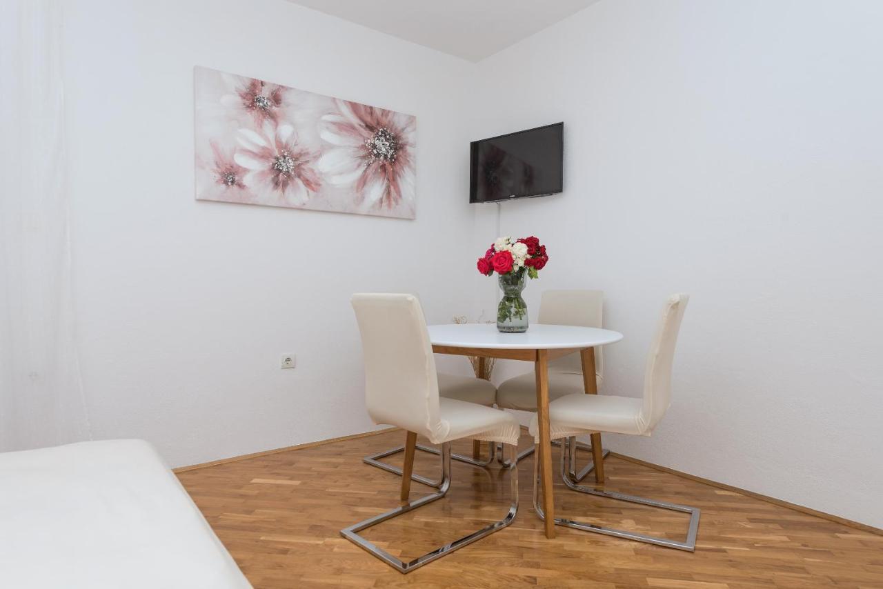 Skiljini Dvori - Apartman Makarska Dış mekan fotoğraf