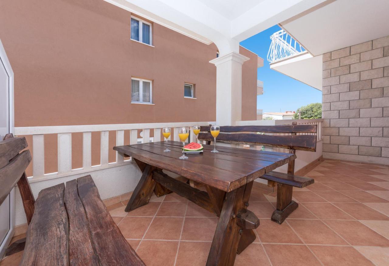 Skiljini Dvori - Apartman Makarska Dış mekan fotoğraf