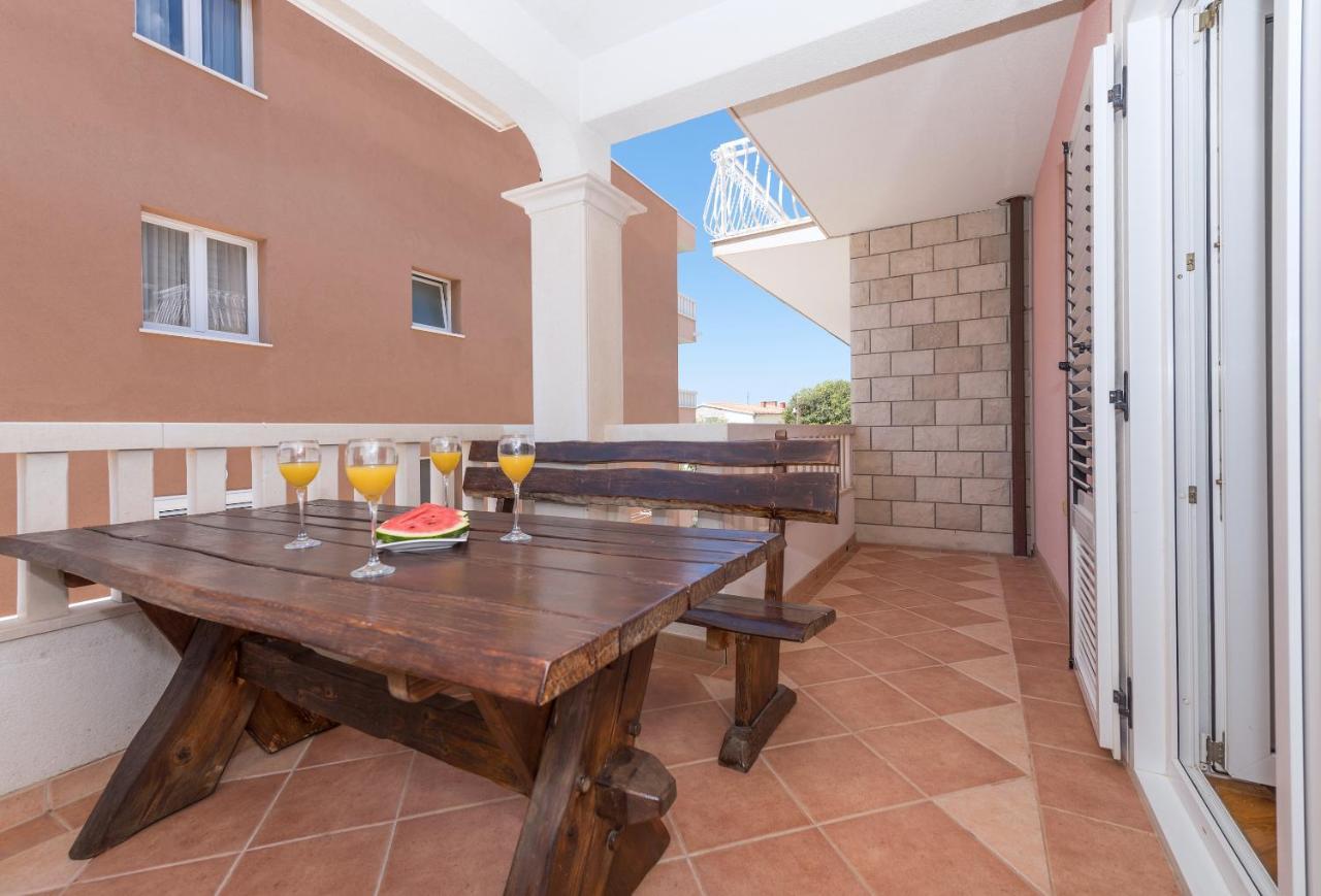 Skiljini Dvori - Apartman Makarska Dış mekan fotoğraf